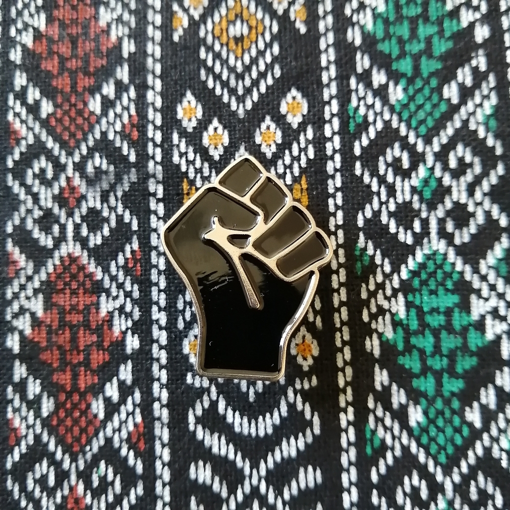 📍2/20$ Black Fist Enamel Pin NWOT